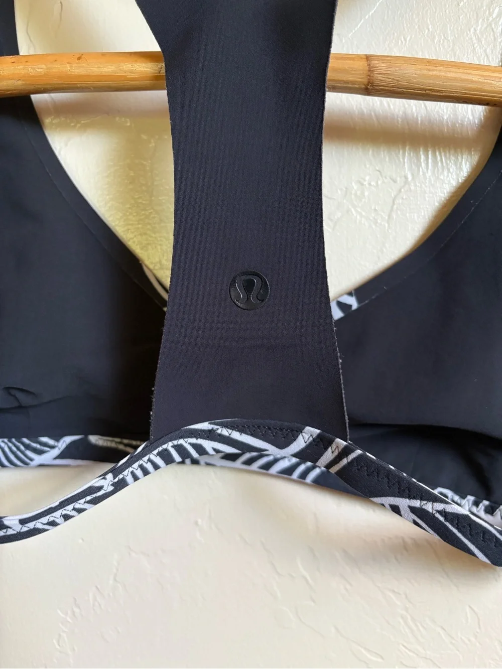 Lululemon Black & White Shanti Surf Sport Top Pretty Palm Angel Wing Swim Suit